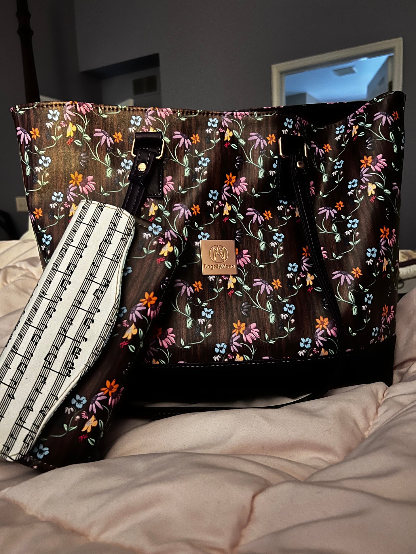 Big B at 110% Evermore TS Piano Floral Lg Tote. Includes Wallet